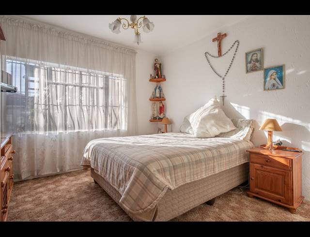 3 BEDROOM HOUSE FOR SALE IN LA ROCHELLE
